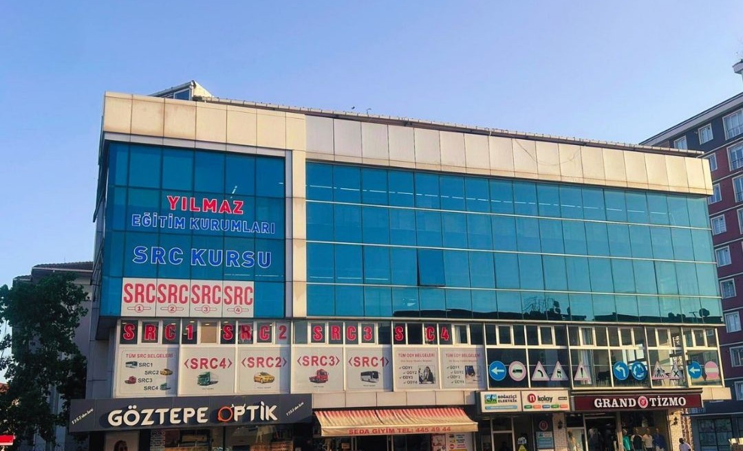 Bağcılar Demirkapı'daki Özel Yılmaz Ulaştırma Hizmetleri Mesleki Eğitim ve Geliştirme Kursu binası
